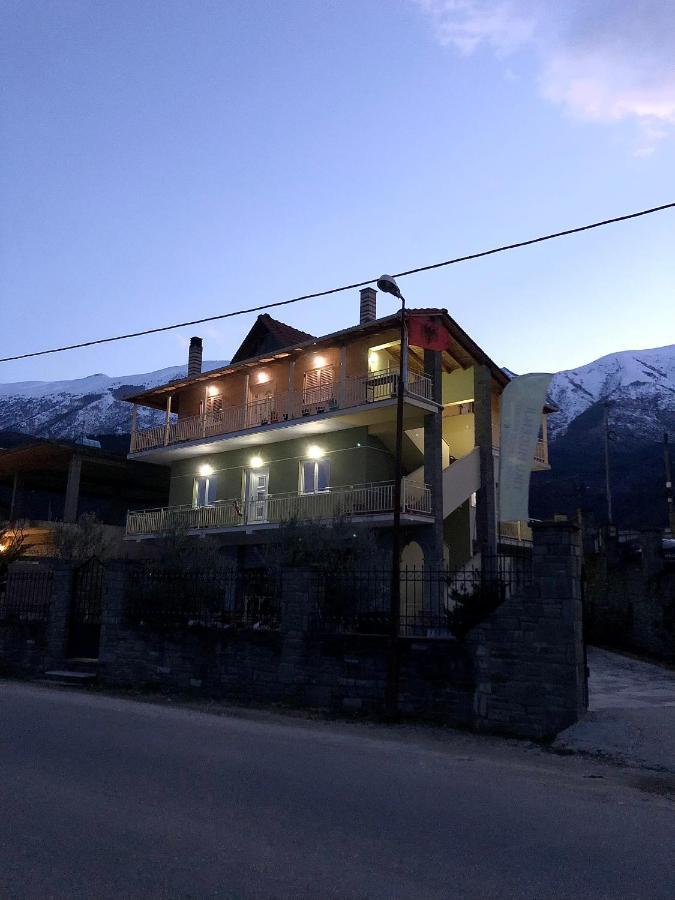 Adriatik Guesthouse Përmet المظهر الخارجي الصورة