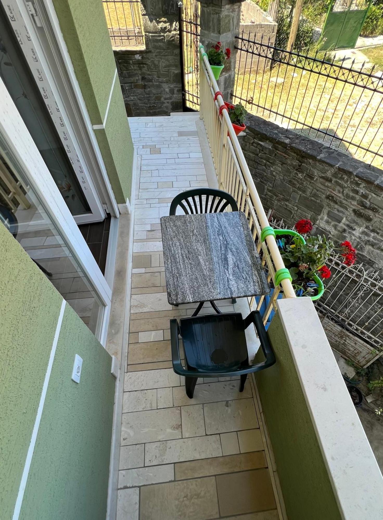 Adriatik Guesthouse Përmet المظهر الخارجي الصورة