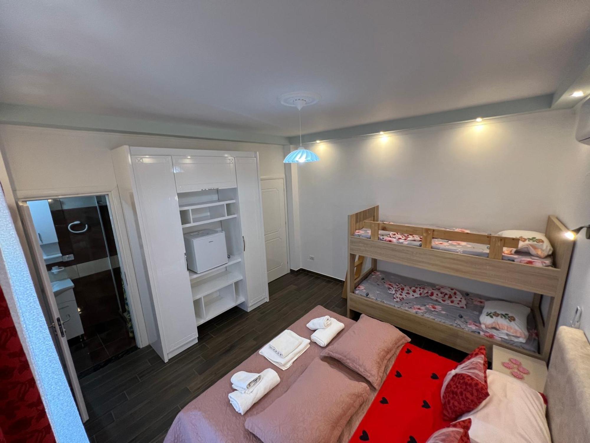 Adriatik Guesthouse Përmet المظهر الخارجي الصورة