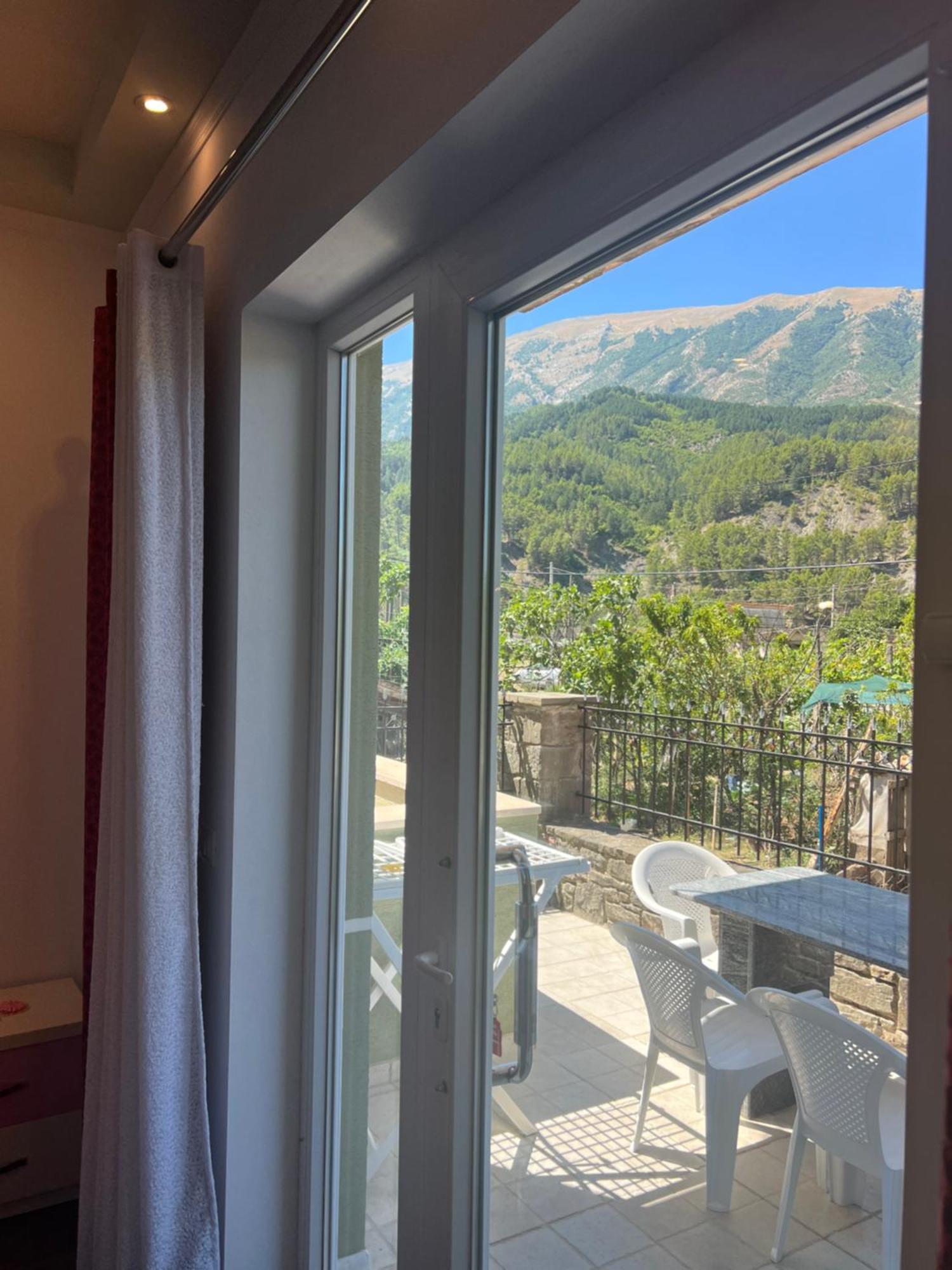 Adriatik Guesthouse Përmet المظهر الخارجي الصورة